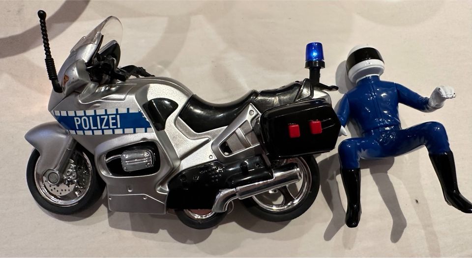 Polizei Motorrad mit Blaulicht und Sprechfunktion in Recklinghausen