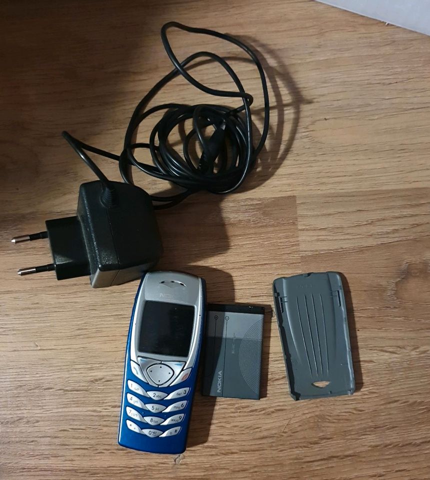 Nokia 6100 blau mit Zubehör Handy in Bürstadt