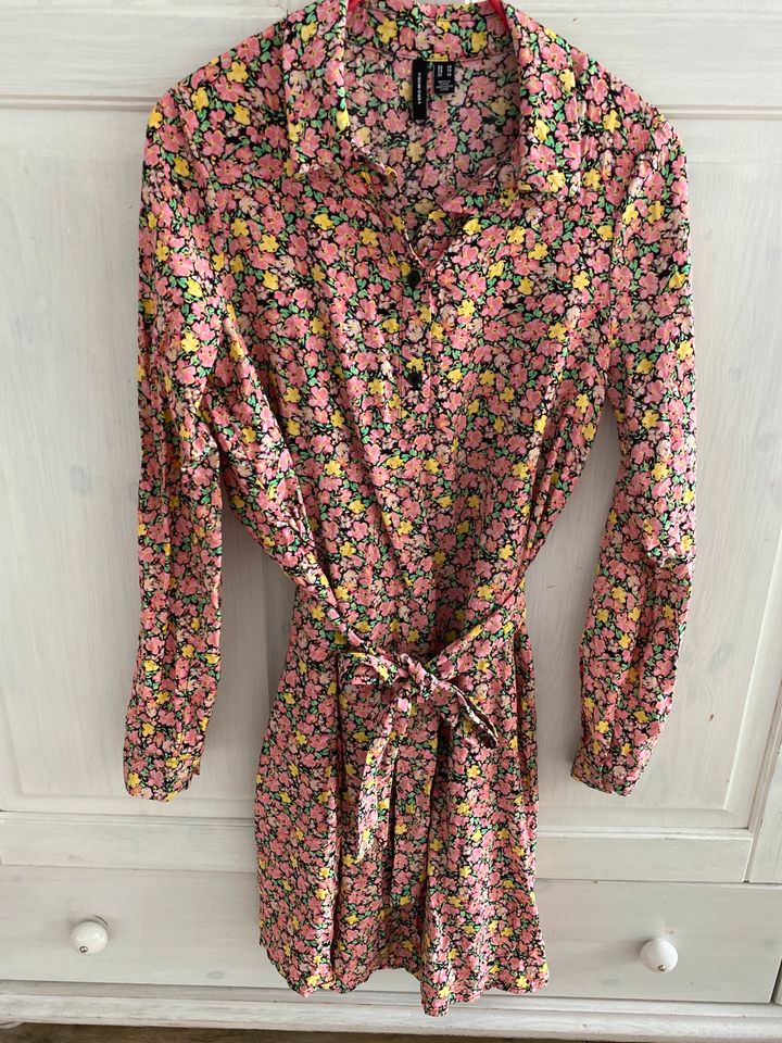 Vero Moda Damen Kleid floral Sommer / Gr XS in Burgdorf