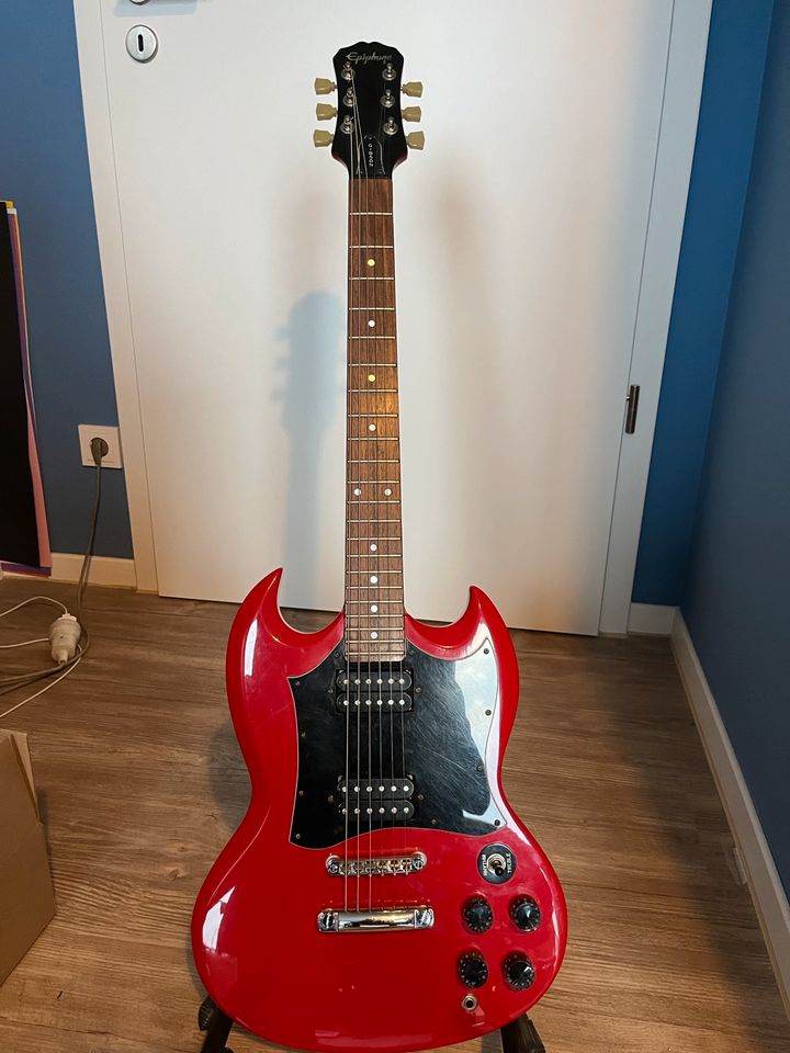 Epiphone SG G310 rot mit Upgrades in Alzenau