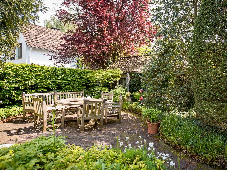 Die Kunst des Wohnens - Freistehendes Einfamilienhaus mit prachtvollem Garten in Mülheim-Speldorf in Mülheim (Ruhr)