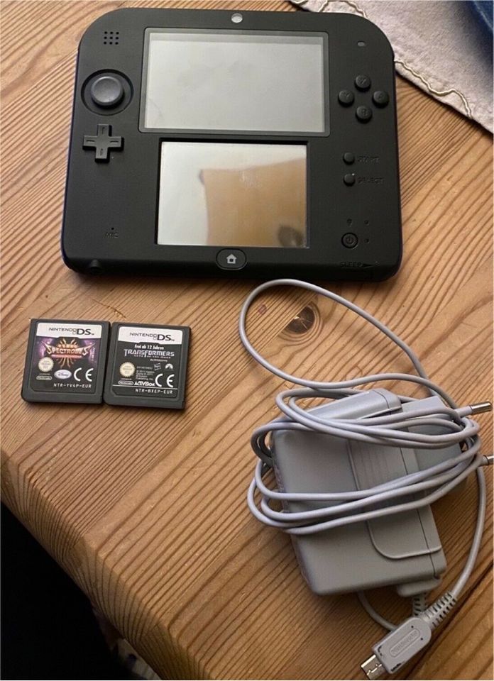 3x genutzt!!! Nintendo 2DS mit spielen! Mit SD Karte in Schortens