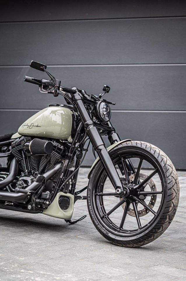 Harley Davidson Breakout 103 Porsche Abs V&H 1HD in Otzberg