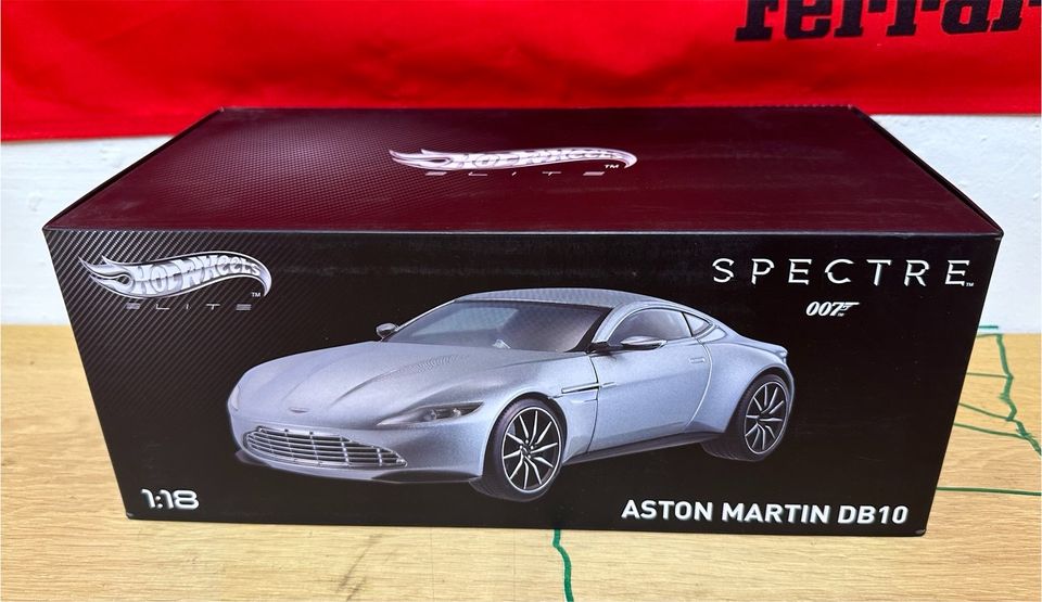 ELITE 007 Spectre James Bond Aston Martin DB-10 Modellauto 1:18 in Nürnberg (Mittelfr)