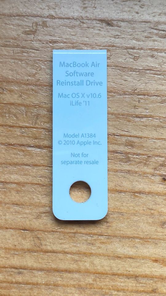 MacBook Air 11 Zoll 8 GB RAM 256 GB SSD - neuer Akku, Zubehör in Speyer