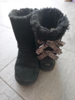 UGG Bailey Bow II Exotic Größe 35 Brandenburg - Falkensee Vorschau