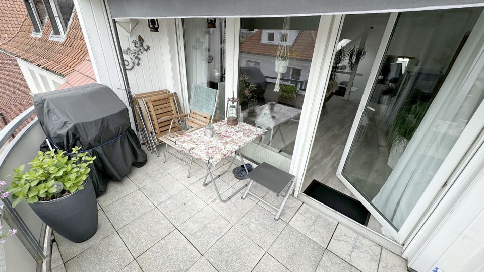Moderne 2,5 Zimmer-Etagenwohnung mit Balkon und Garage im Herzen der Stadt. Einbauküche möglich! in Versmold