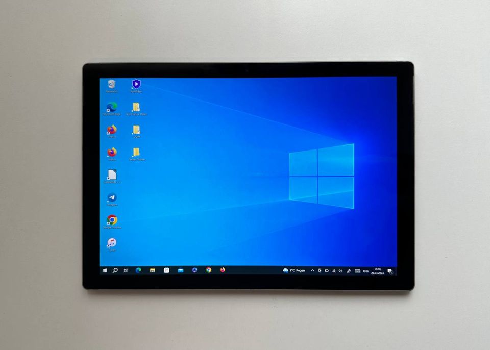 Microsoft Surface Pro 5 2017 128GB i5 4GB RAM / Wie Neu in Dresden