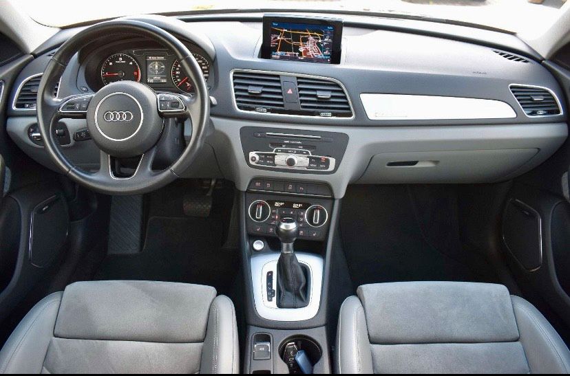 Audi Q3 2.0 TDI diesel automatic bj 04.2015 180PS in Attenkirchen