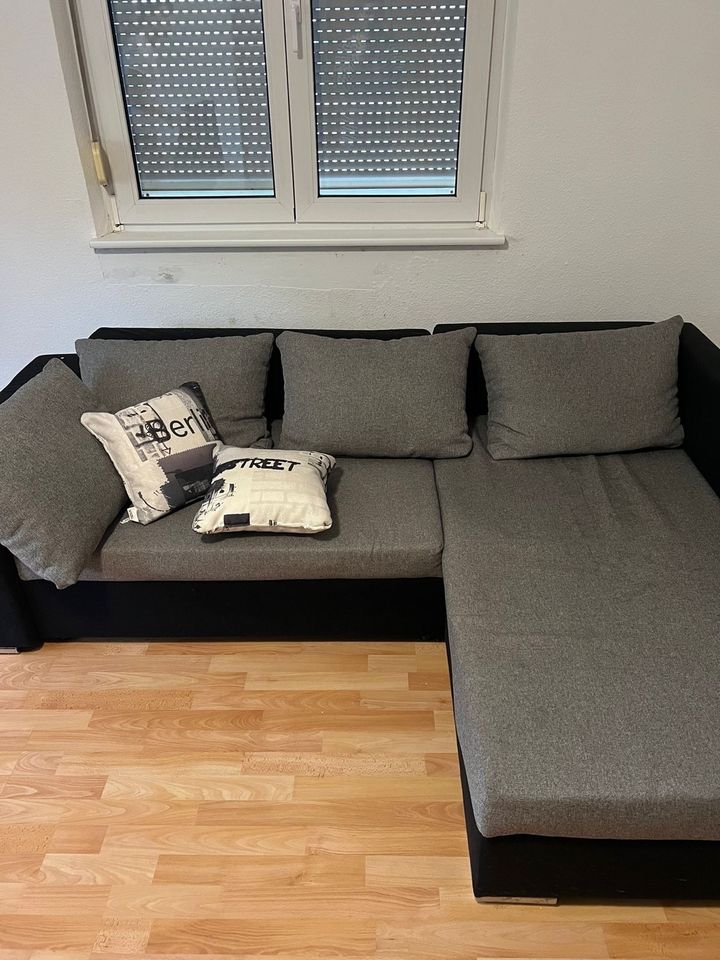 Sofa mit Schlaf Funktion in Rottweil