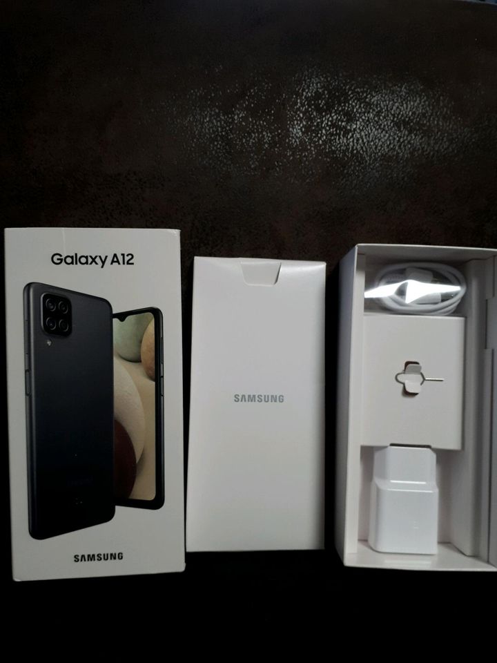 Smartphone Samsung Galaxy A12 in Reinheim