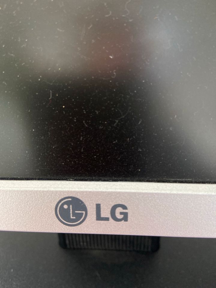 PC-Monitor von LG in Laage