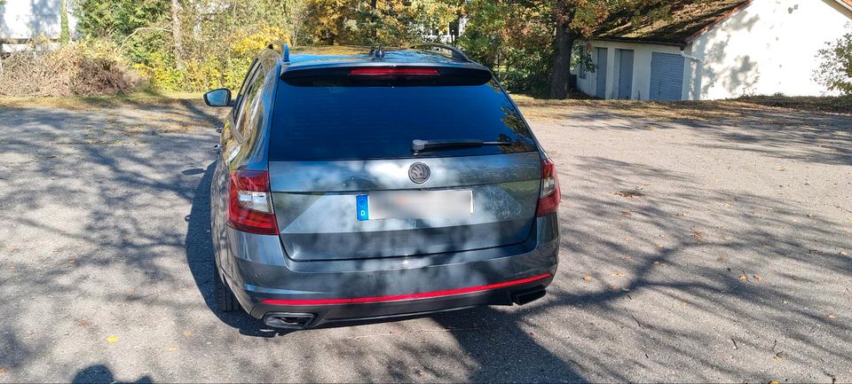 Skoda Octavia Combi 2.0 TDI RS in Altenstadt