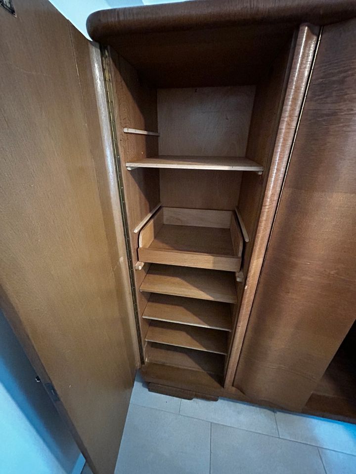 Vintage / Mid Century Kleiderschrank in Essen