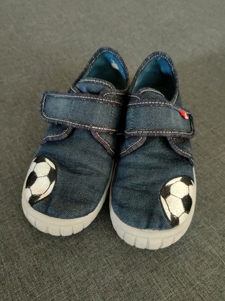 Kinder Hausschuhe Schuhe Pantoffeln Superfit 30 Fußball in Braunschweig