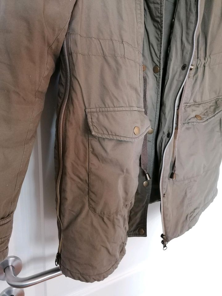 Unstandsparka, Umstandsjacke mit Babyeinsatz, Gr. 36, khaki in Leipzig