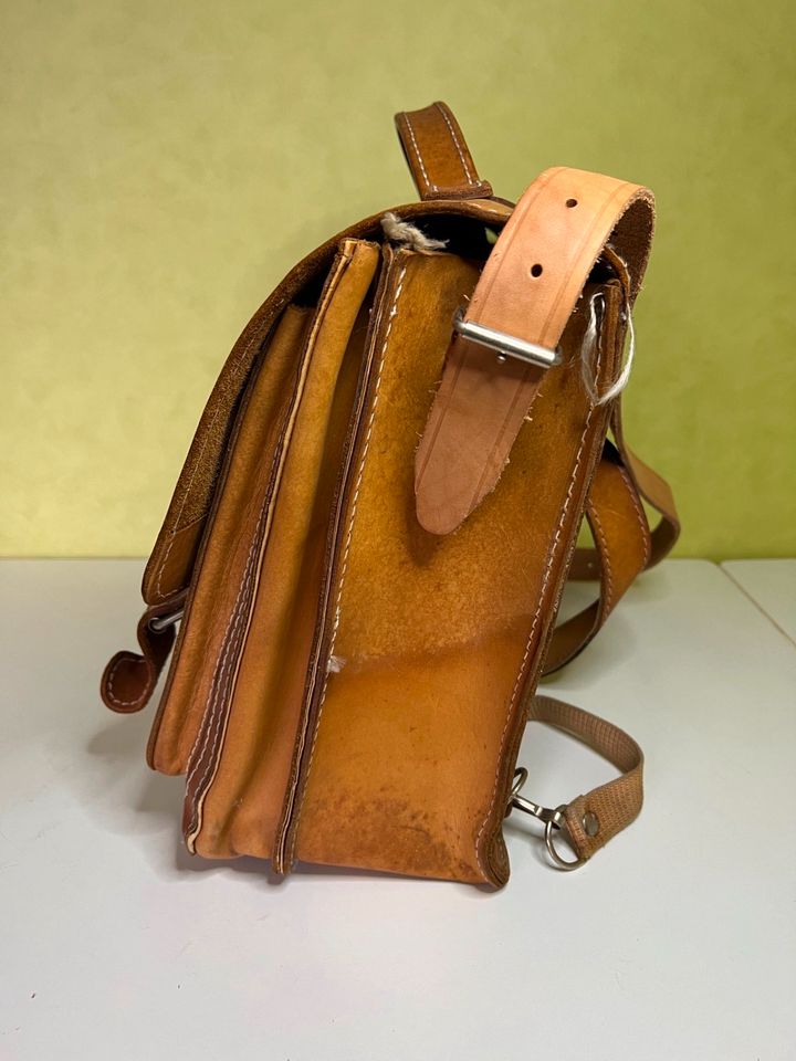 Vintage Leder Lehrertasche Hand-, Rücken- und Schultertasche in Bocholt