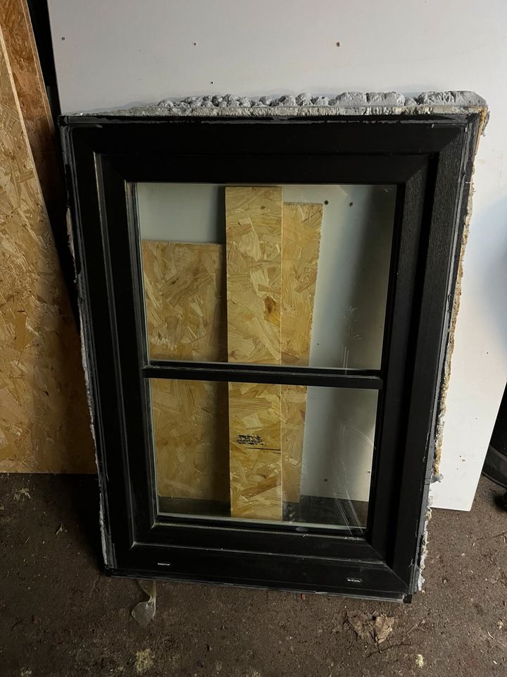 Fenster 3 Fach Verglast Schwarz ca. 105x76 in Handewitt