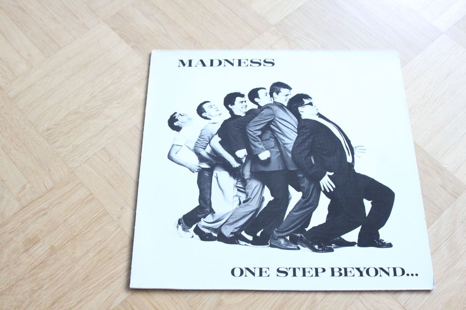 Madness one step beyond Vinyl Versandkosten siehe Text in Paderborn