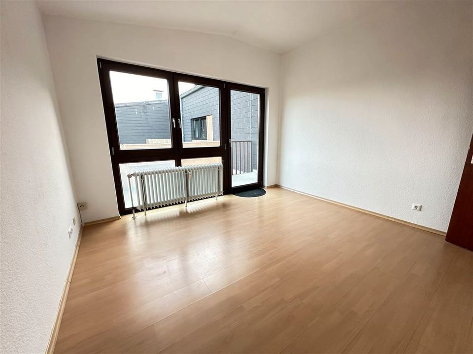 Sofort frei ! 3-Zimmer-Wohnung in Göttingen-Weende mit großem Balkon und Blick in die Natur in Göttingen