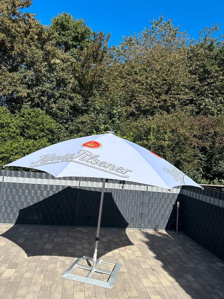 Sonnenschirm Spannweite 4,50m in Bottrop