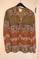 NEUE Bluse Sommer schick und leicht transparent, Gr.44 Hessen - Florstadt Vorschau