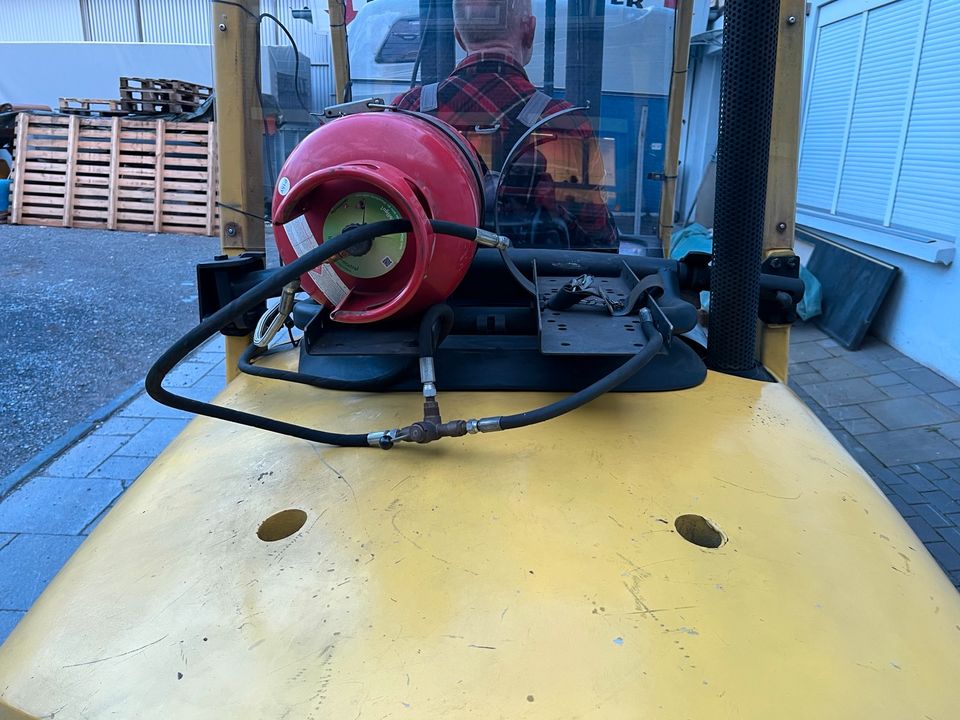 Hyster H 5.00 XM 5t Gas Stapler Gabelstapler Zinkenversteller in Wuppertal