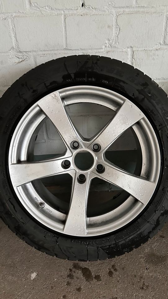 Dunlop Winterreifen auf DEZENT Felgen 5x120 225/55 R17 BMW in Bergisch Gladbach