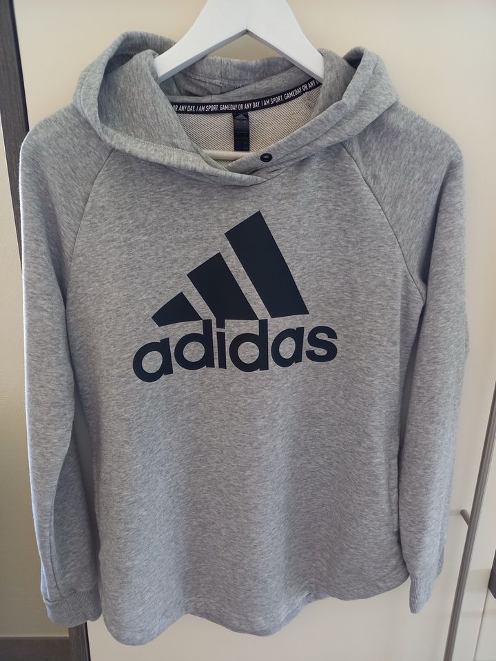 Adidas Hoodie Gr. 34/36 hellgrau NEUWERTIG in Saffig