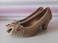 Caprice Tamara Peep-Toe Pumps Echtleder Gr 37 UK 4 Hessen - Selters Vorschau