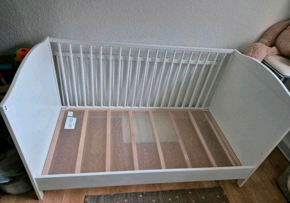 Kinderbett mit Matratze, 140x70,  (Babybett Ikea - Smagora) in Gotha
