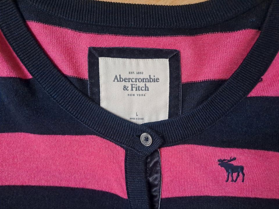 Feinstrickjacke mit Samtdetails von Abercrombie & Fitch in Gernsheim 