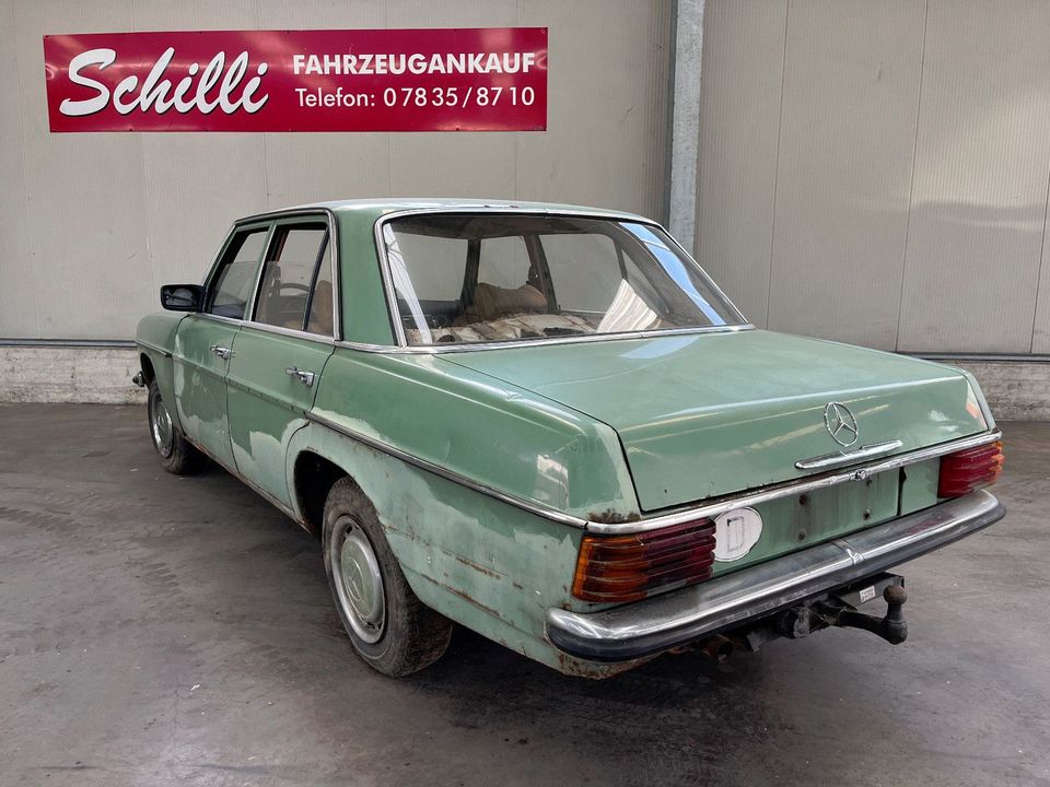 Mercedes-Benz W 115 /8 200D  W 114 Scheunenfund ohne Papiere!! in Zell am Harmersbach