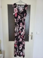 schwarzes langes Kleid mit Blumen Sommerkleid mit Band Gr. L Berlin - Köpenick Vorschau