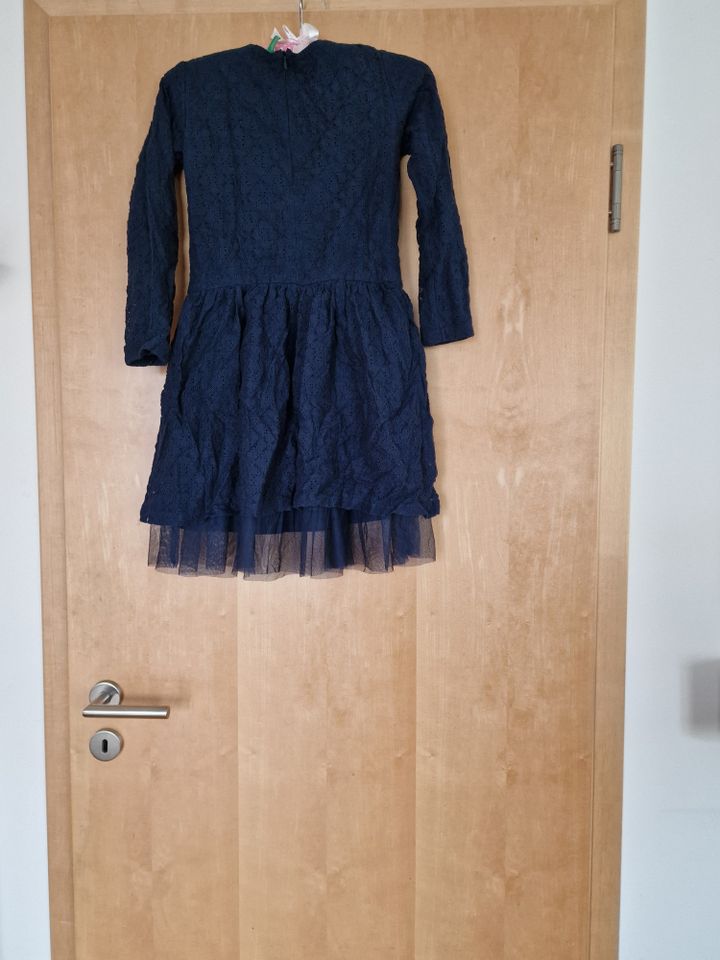 Kleid Spitze langarm Benetton 140 146 in Wolfratshausen