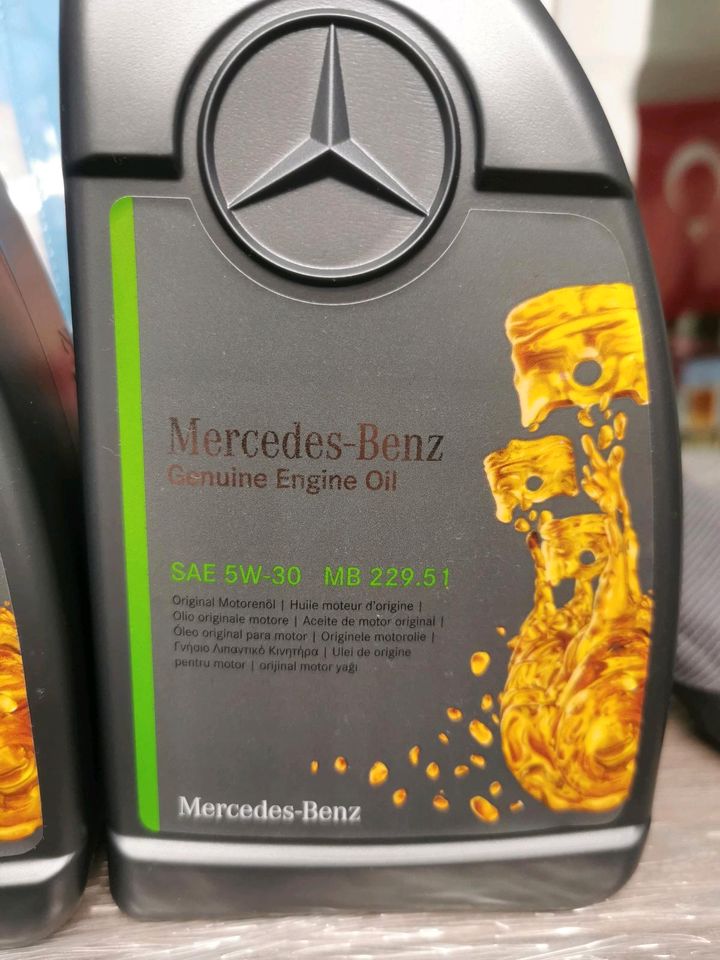 Mercedes Benz Motor Öl in Uetersen