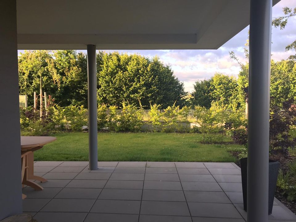 Exklusive 59qm 2-Zimmer-Terrassenwohnung mit 100qm Garten und EBK in Gaimersheim