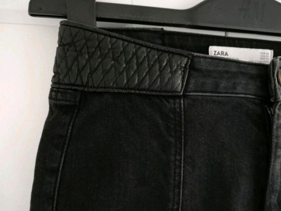 NEU 36 S 28 ZARA Skinny Slim Fit High Waist Jeans Schwarz in Konstanz