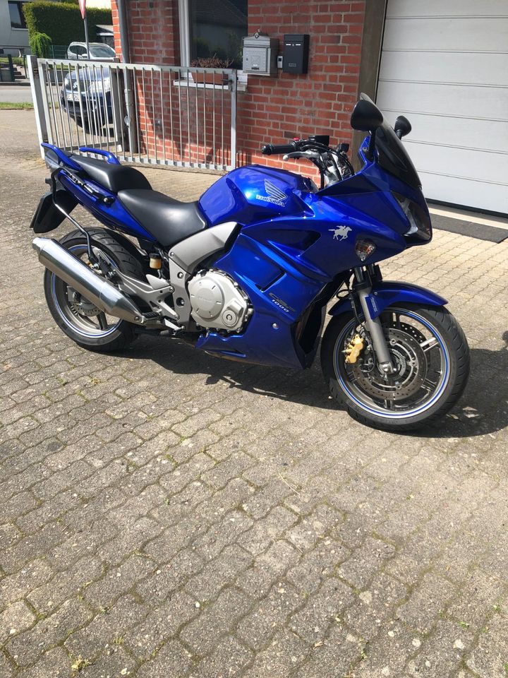 Honda CBF 1000 SC58 in Henstedt-Ulzburg