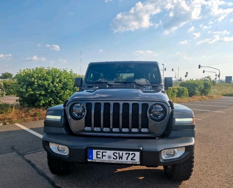 Jeep Wrangler Sahara 2021 Garantie Inspektion neu in Erfurt