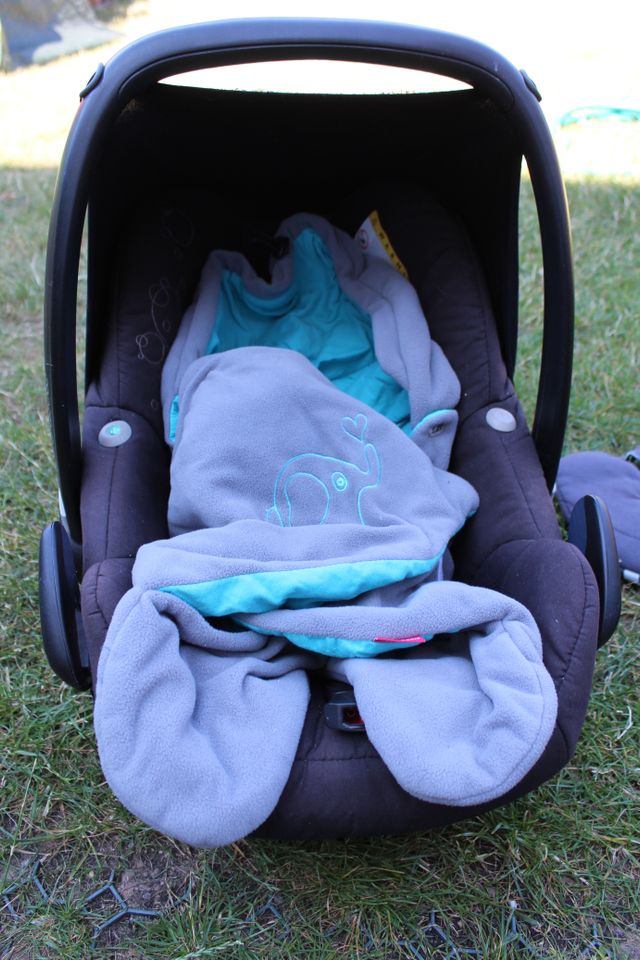 Babyschale bis 13 kg Maxi Cosi Pebble mit Iso Fix in Marburg