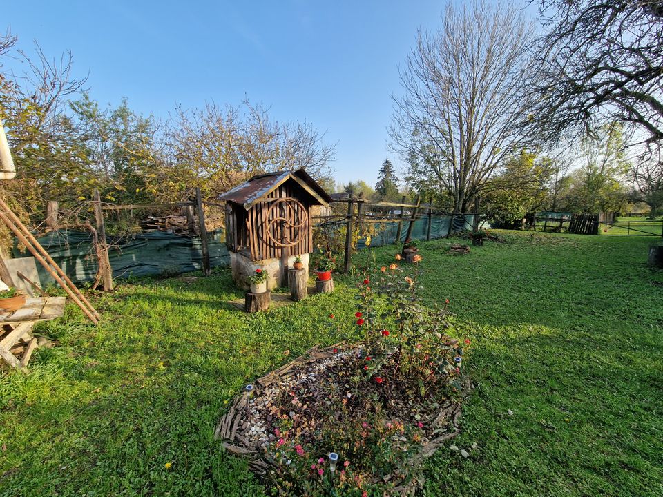 Dorfhaus in ruhiger Lage mit sehr großem Grundstück in Dresden