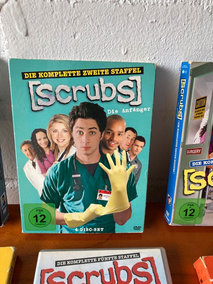 Konvolut DVD Scrubs Staffel 1,2,3… in München