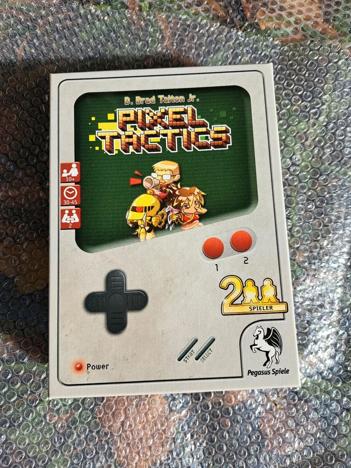 Pixel Tactics Kartenspiel in Bamberg