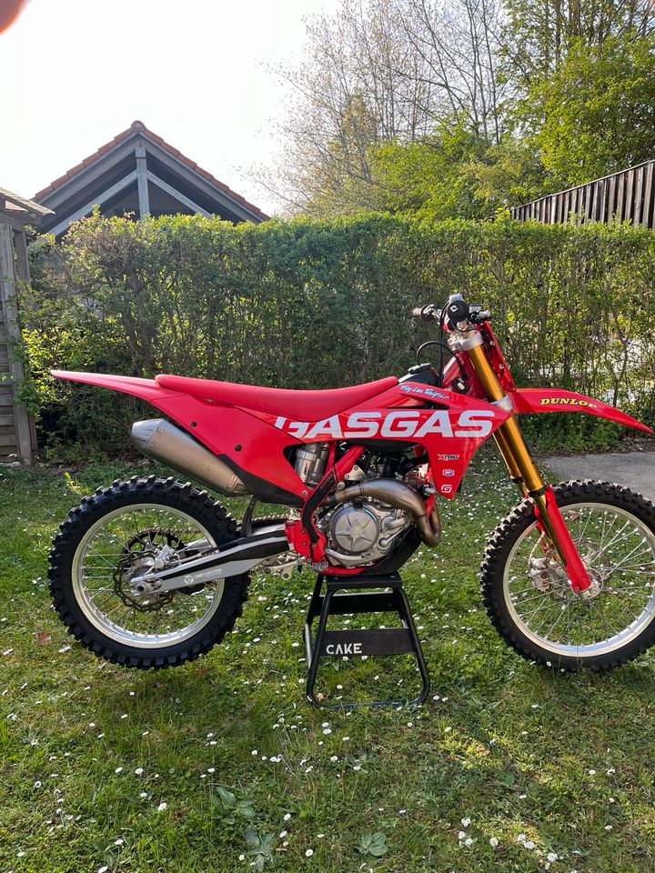 GASGAS MC 450 mit Akrapovic und Öhlins Gabel in Wettstetten