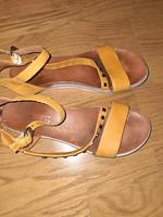 Mjus by Airstep Sandalette Gr. 42 mit Nieten senfgelb Bayern - Gröbenzell Vorschau