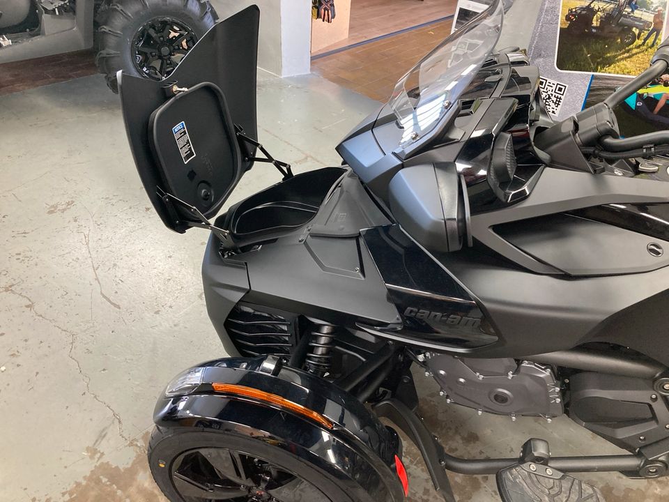 Can-Am Spyder F3-LTD 2.500 Rabatt & 3 Jahre Garantie in Dresden