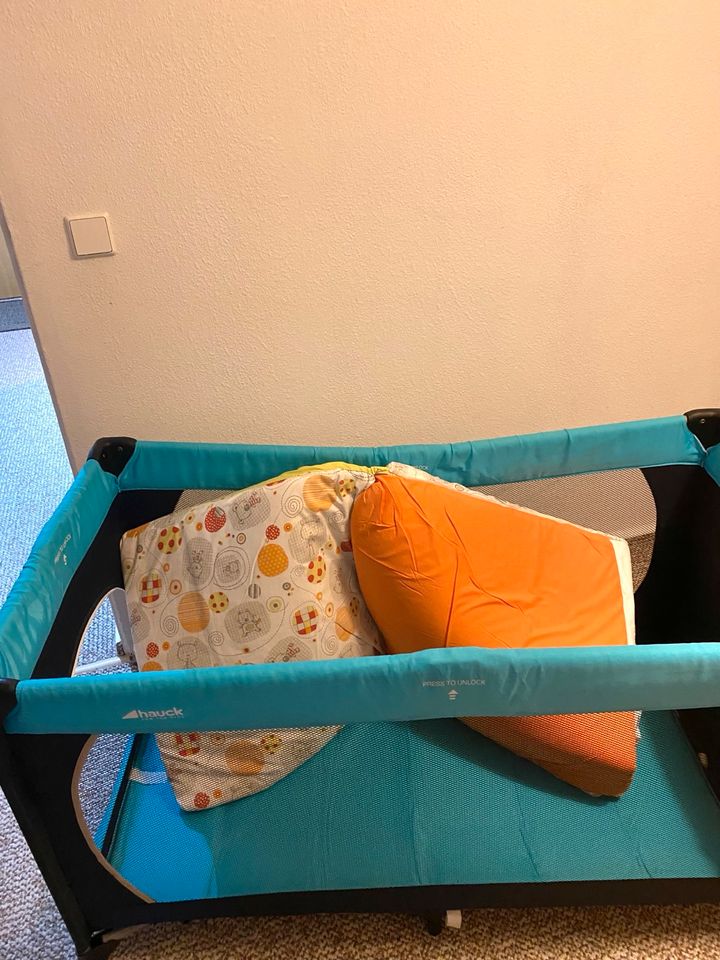 Kinderreisebett mit ZWEI Matratzen in Magdeburg