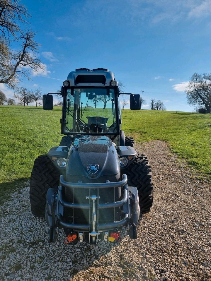 Carraro SR 7600 INFINITY Traktor Schlepper Allrad in Reutlingen