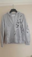 Hellgraue Kapuzen-Strickjacke mit Schmetterlingen & Blümchen S/M Bayern - Lichtenfels Vorschau